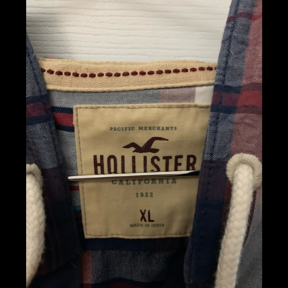 Hollister hoodie shirt - Picture 2 of 3